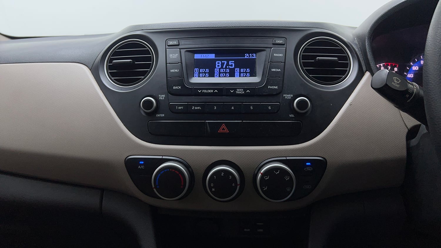 Used 2018 Hyundai Xcent E+ CNG (Outside Fitted) Cng Manual top_features Integrated (in-dash) music system