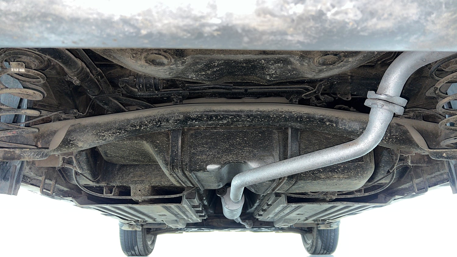 Used 2020 maruti-suzuki Vitara Brezza VXi Petrol Manual extra REAR UNDERBODY VIEW (TAKEN FROM REAR)