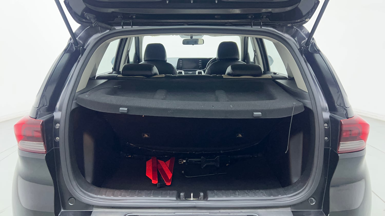 Used 2022 Kia Sonet HTX 1.5 AT Diesel Automatic interior DICKY INSIDE VIEW