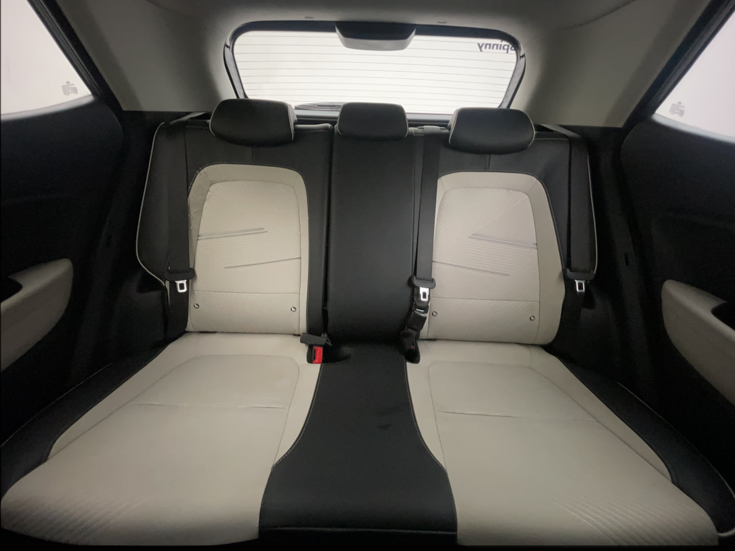 Used 2023 Hyundai Venue SX (O) 1.5 CRDi Diesel Manual interior REAR SEAT CONDITION VIEW