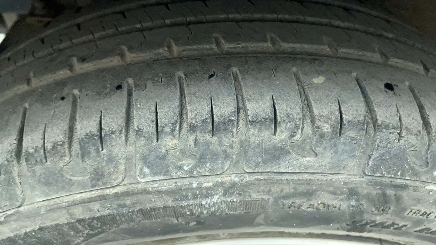 Used 2018 Hyundai Grand i10 Sportz 1.2 Kappa VTVT Petrol Manual tyres RIGHT REAR TYRE TREAD VIEW