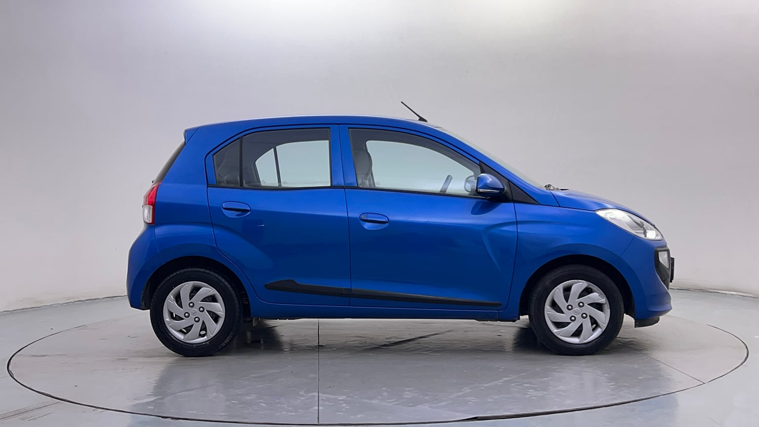 Used 2019 Hyundai Santro Asta Petrol Manual exterior RIGHT SIDE VIEW