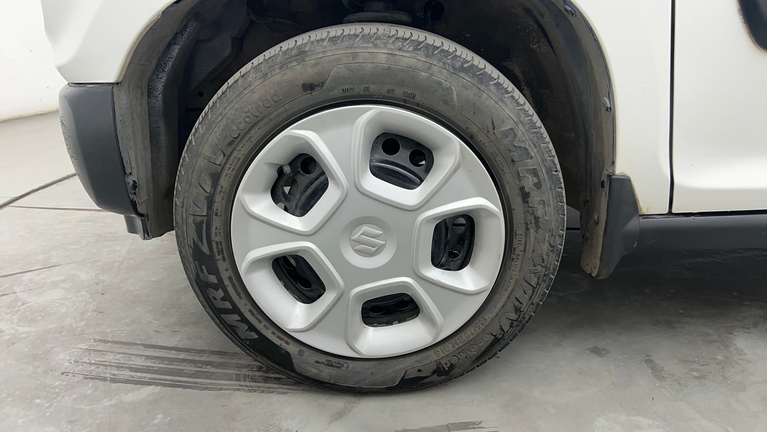 Used 2023 Maruti Suzuki S-Presso VXi Petrol Manual tyres LEFT FRONT TYRE RIM VIEW