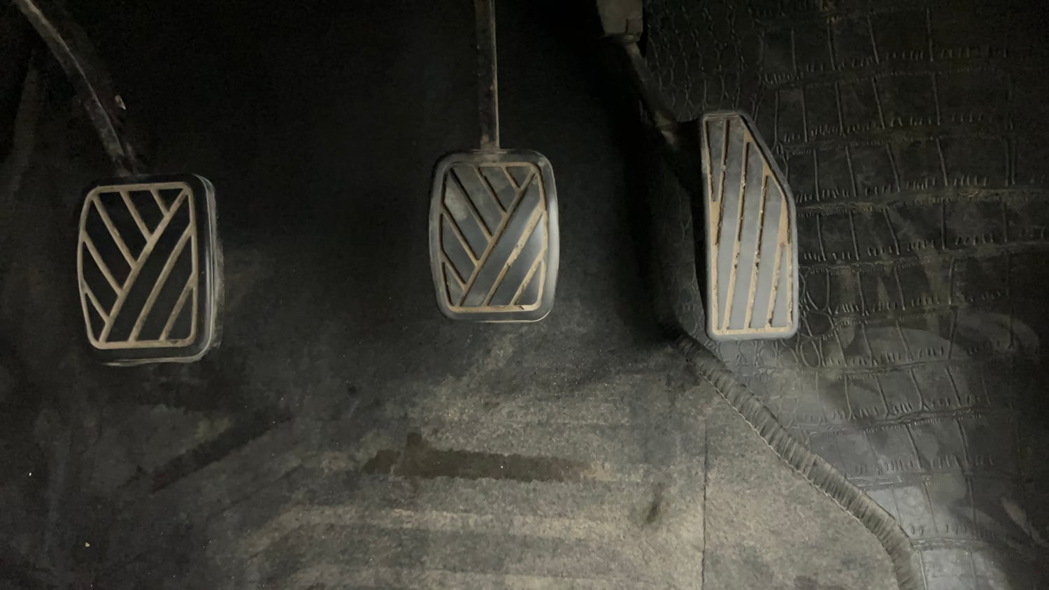 Used 2019 Maruti Suzuki Dzire VXi Petrol Manual interior PEDALS VIEW