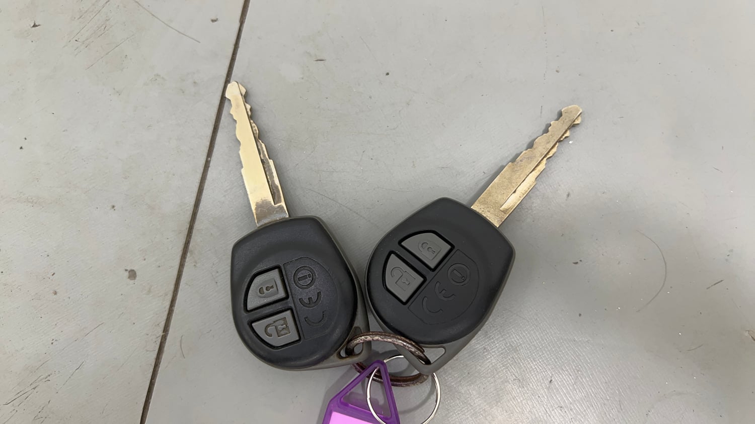 Used 2018 Maruti Suzuki Dzire VXi Petrol Manual extra CAR KEY VIEW