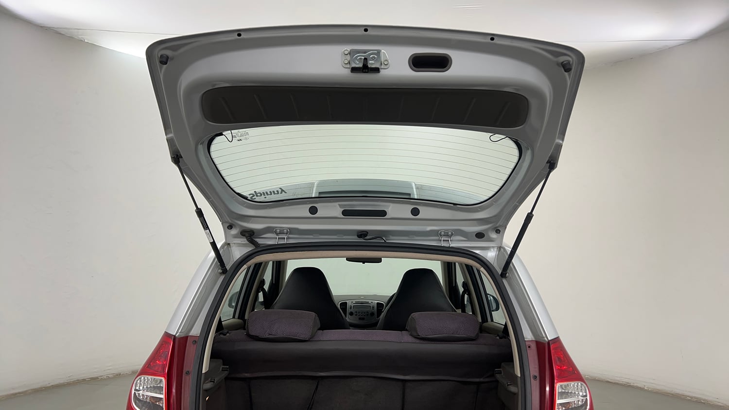 Used 2013 Hyundai i10 Sportz 1.2 AT Kappa2 Petrol Automatic interior DICKY DOOR OPEN VIEW