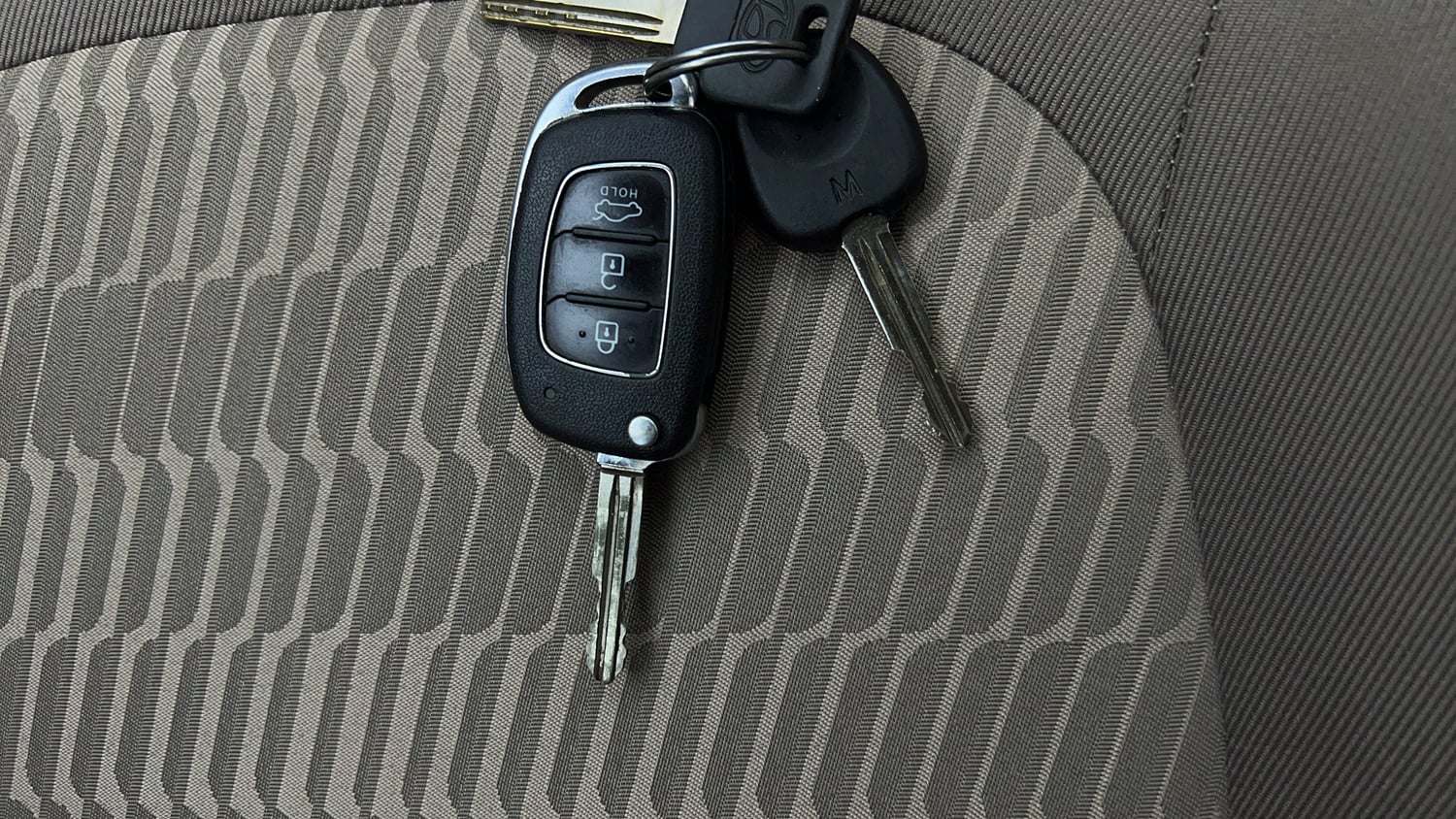 Used 2017 Hyundai Xcent SX Petrol Manual extra CAR KEY VIEW