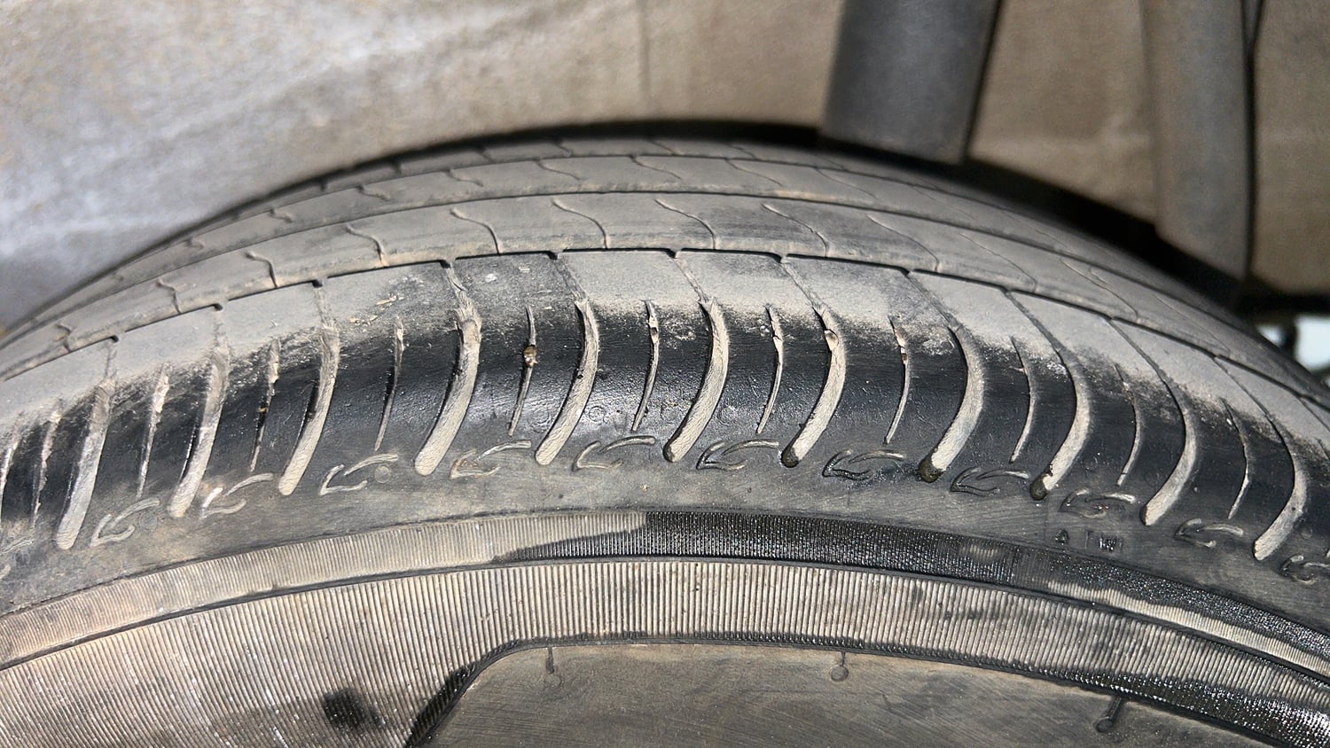 Used 2023 Maruti Suzuki S-Presso VXi Petrol Manual tyres LEFT REAR TYRE TREAD VIEW