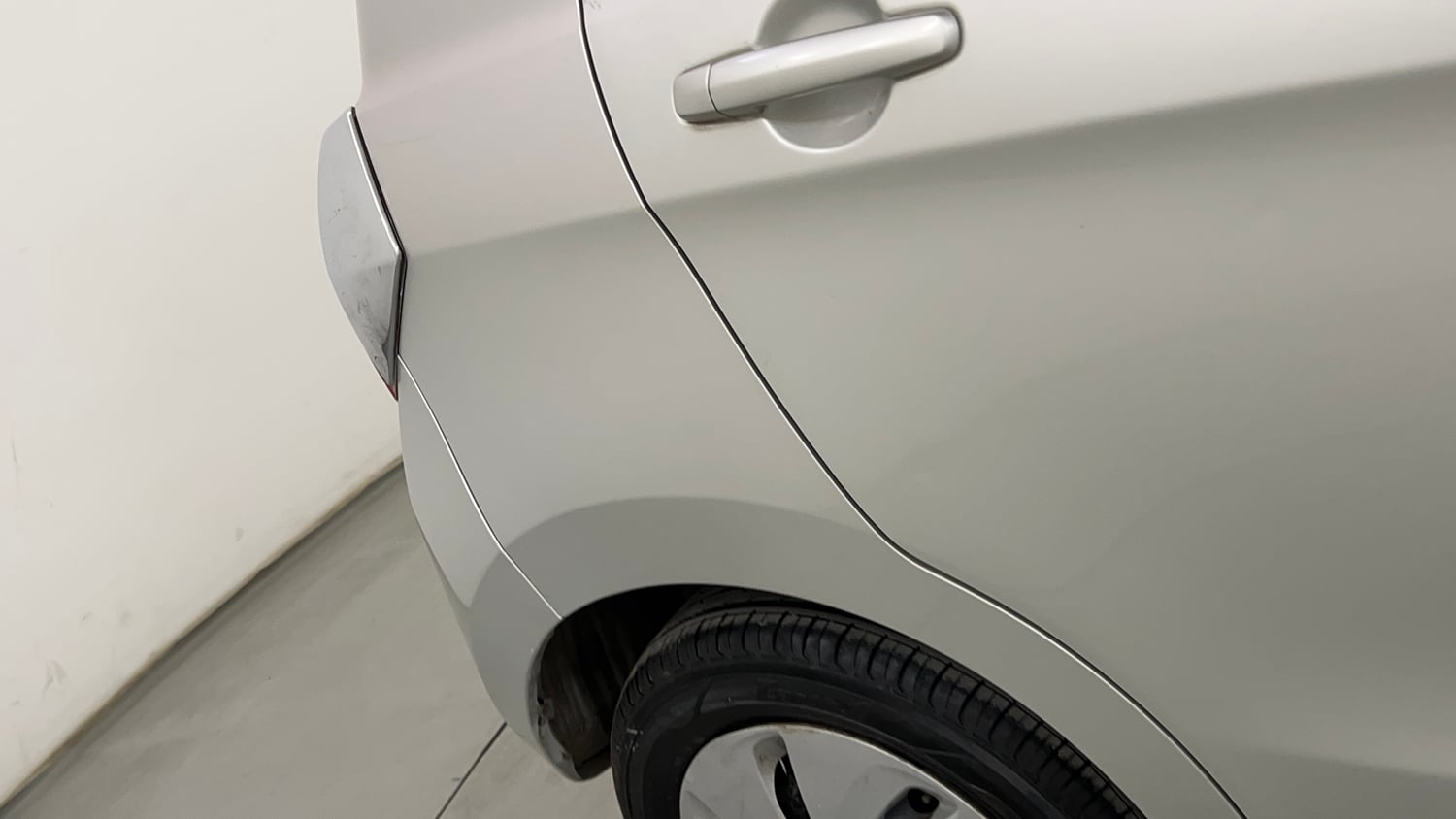 Used 2017 Maruti Suzuki Celerio ZXi AMT Petrol Automatic dents MINOR SCRATCH