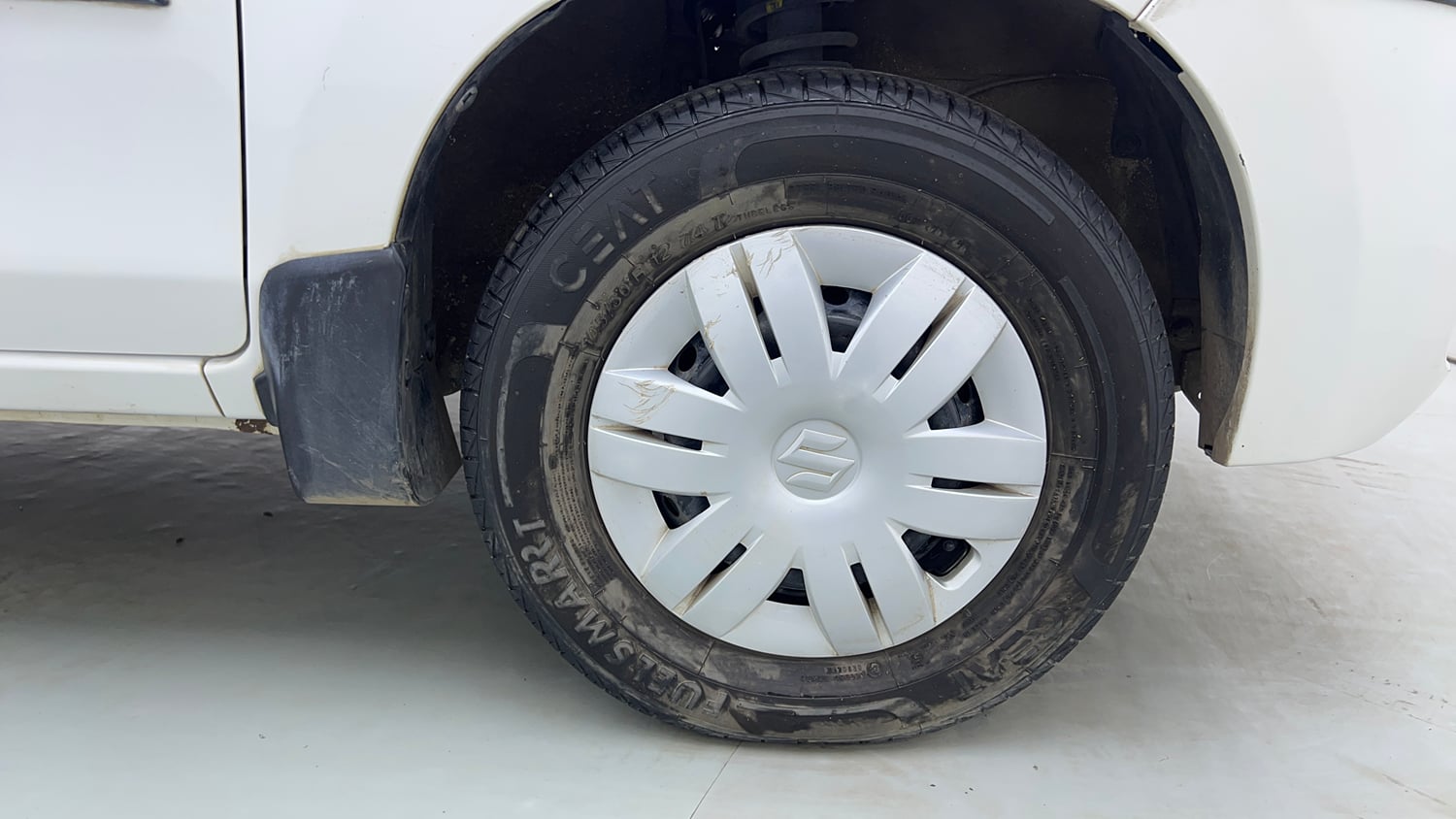 Used 2023 Maruti Suzuki Alto 800 VXi Petrol Manual tyres RIGHT FRONT TYRE RIM VIEW