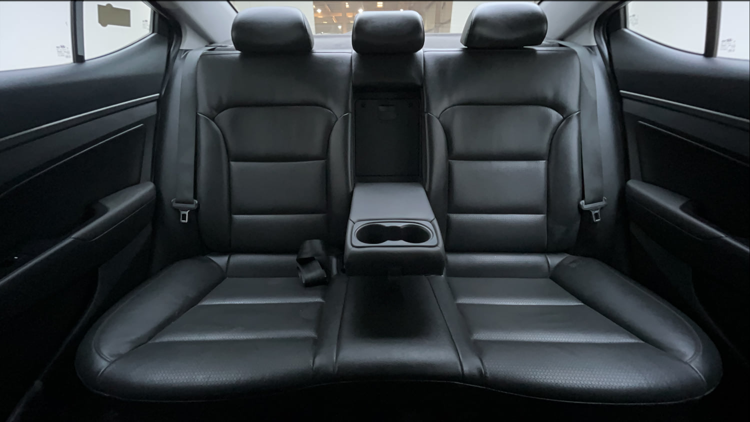 Used 2017 Hyundai Elantra 2.0 SX (O) AT Petrol Automatic interior REAR SEAT CONDITION VIEW