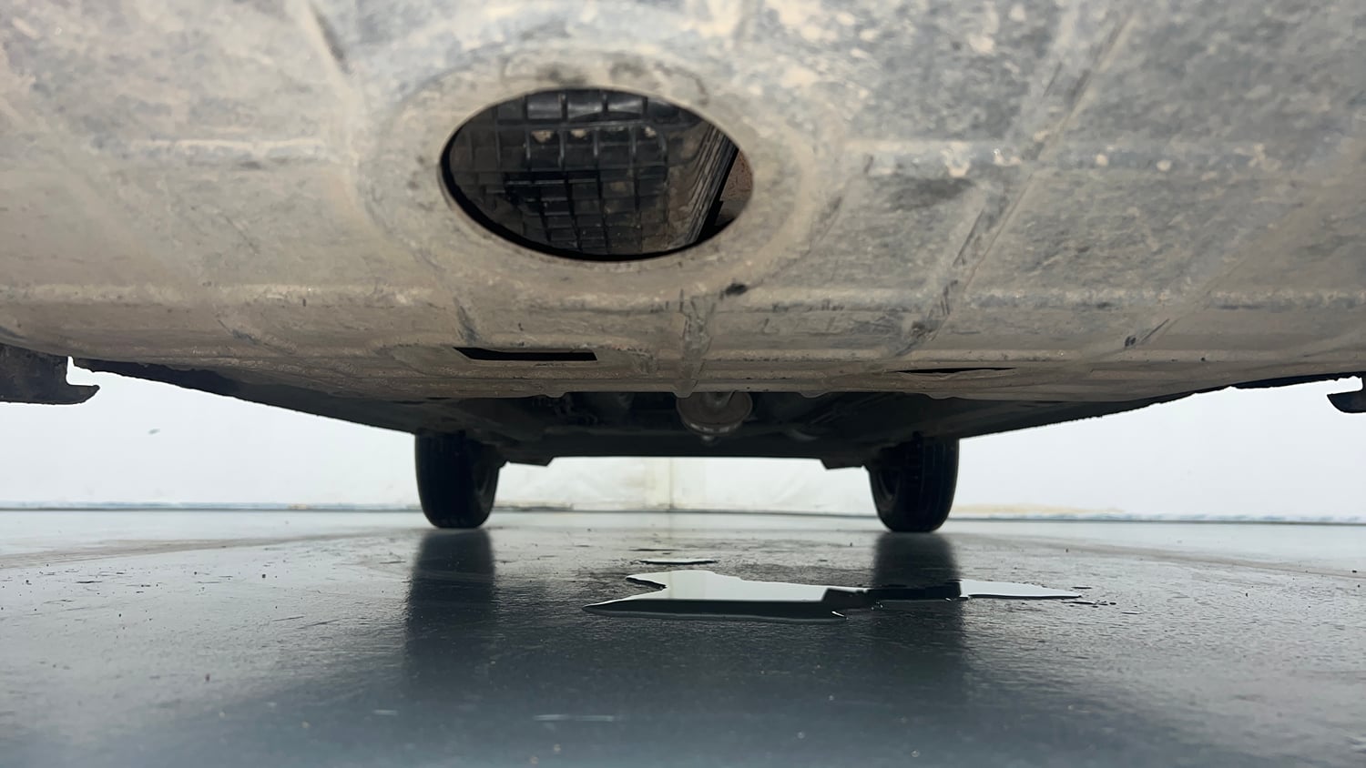 Used 2021 Renault Kwid RXT 1.0 (O) Petrol Manual extra FRONT LEFT UNDERBODY VIEW
