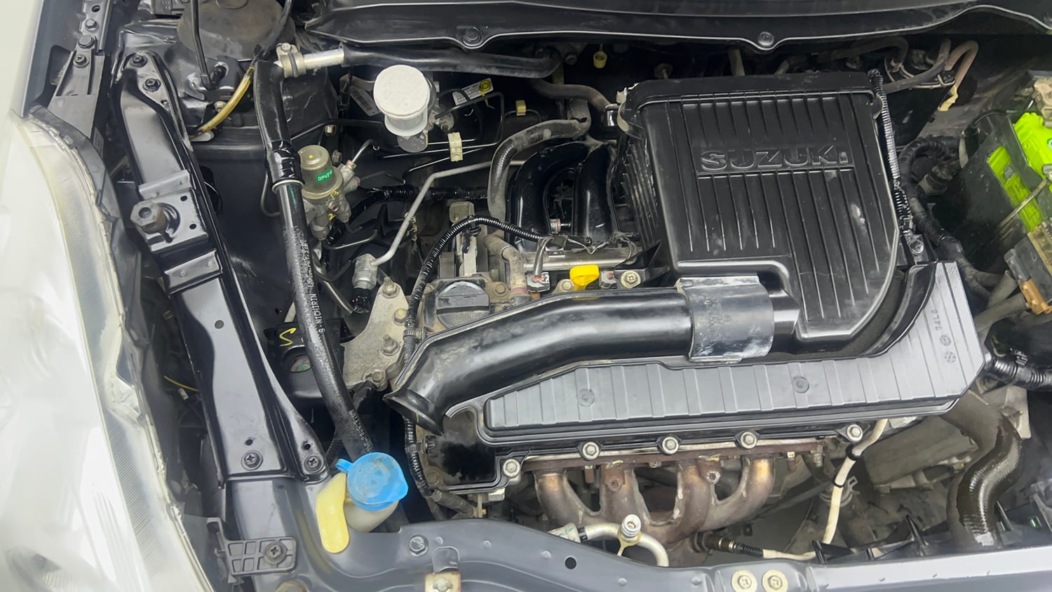 Used 2015 Maruti Suzuki Swift VXi Petrol Manual engine ENGINE RIGHT SIDE VIEW