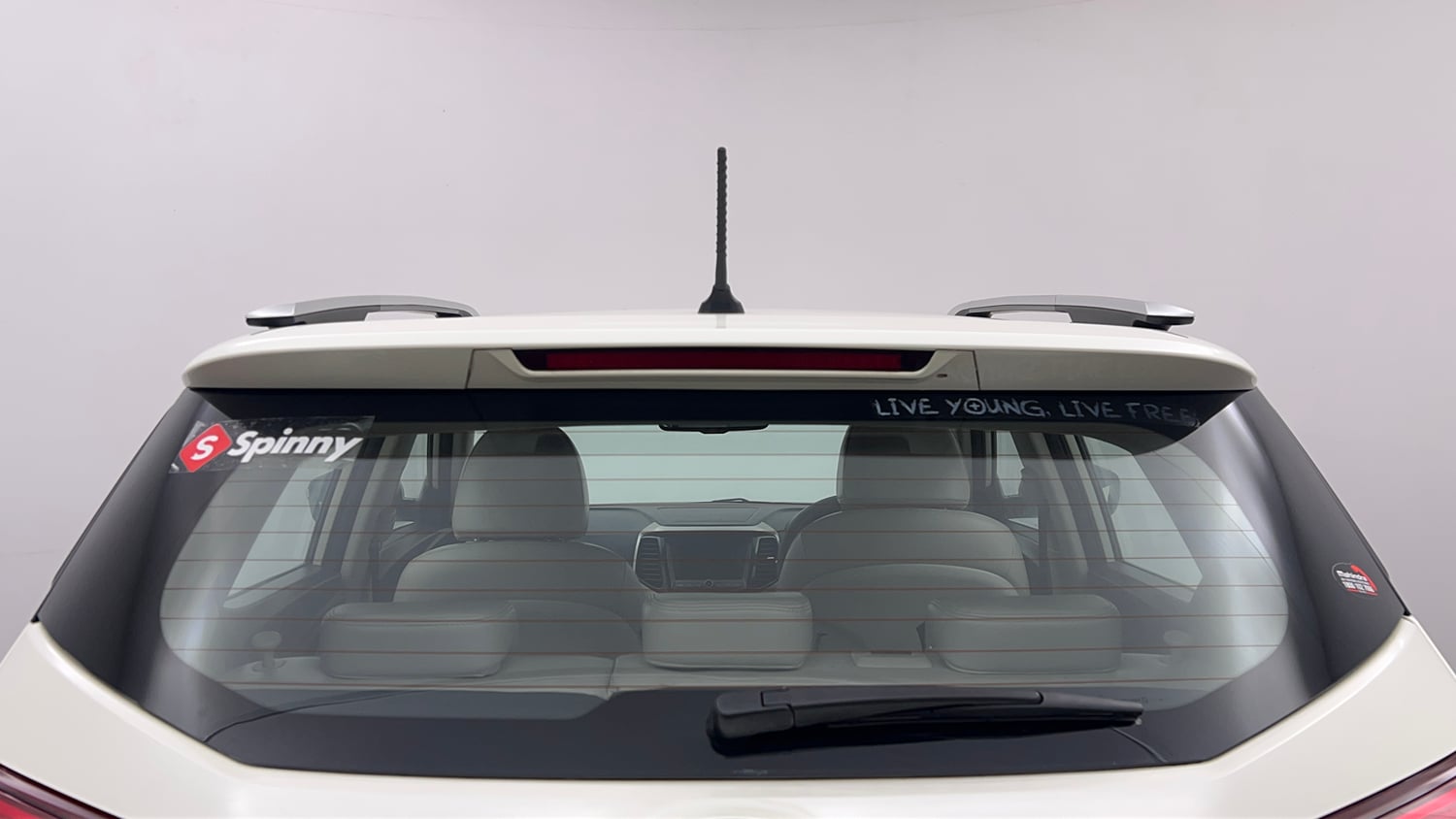 Used 2019 Mahindra XUV 300 1.5 W8 (O) Diesel Manual exterior BACK WINDSHIELD VIEW