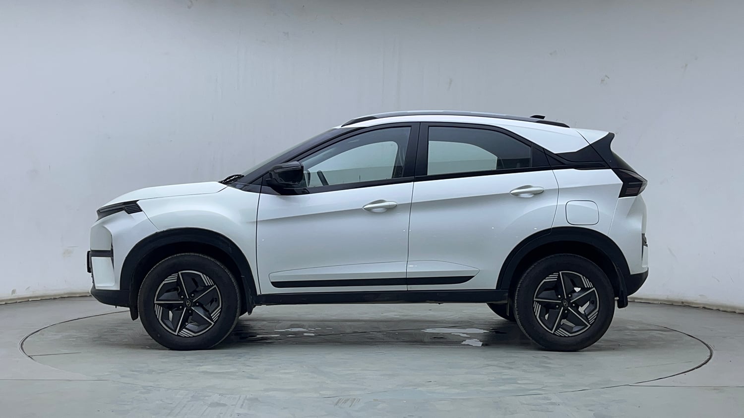 Used 2024 Tata Nexon Creative Plus 1.2 Revotron Petrol 6MT Petrol Manual exterior LEFT SIDE VIEW