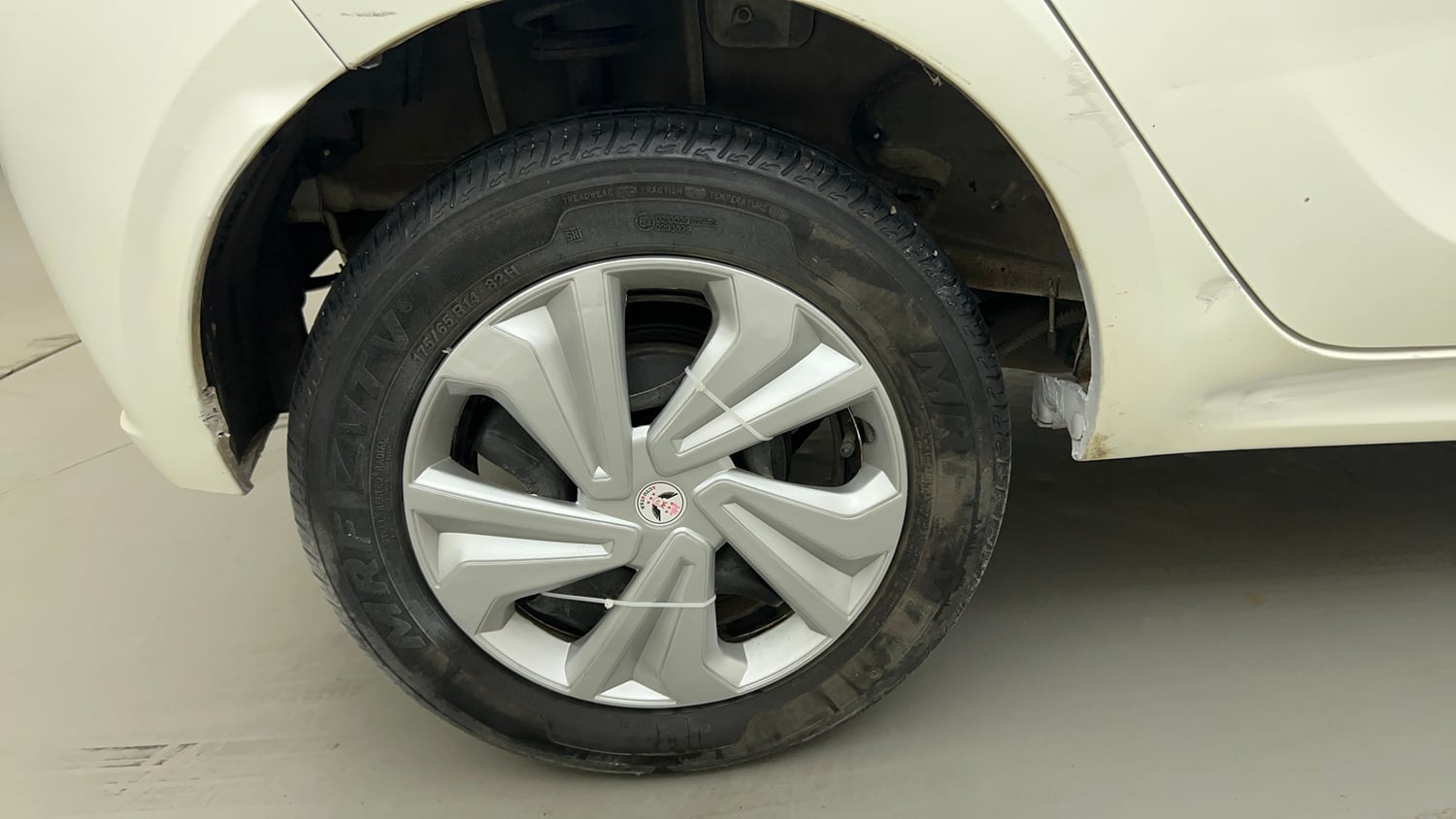 Used 2024 Tata Tiago XT CNG Cng Manual tyres RIGHT REAR TYRE RIM VIEW