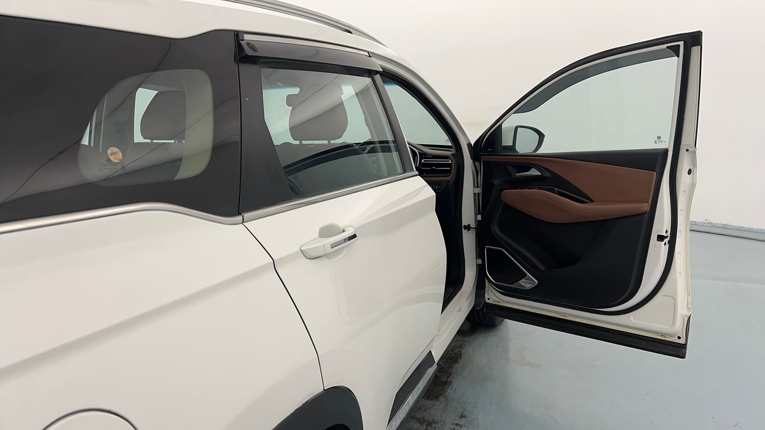 Used 2023 MG Motors Hector Plus Savvy Pro 1.5 Turbo Petrol CVT 7 STR Petrol Automatic interior RIGHT FRONT DOOR OPEN VIEW