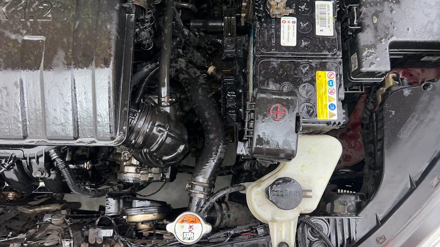 Used 2014 Hyundai Xcent SX 1.2 (O) Petrol Manual engine ENGINE LEFT SIDE VIEW