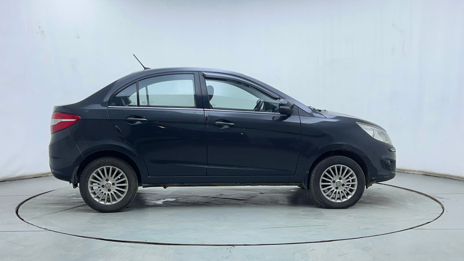 Used 2015 Tata Zest XT Petrol Petrol Manual exterior RIGHT SIDE VIEW