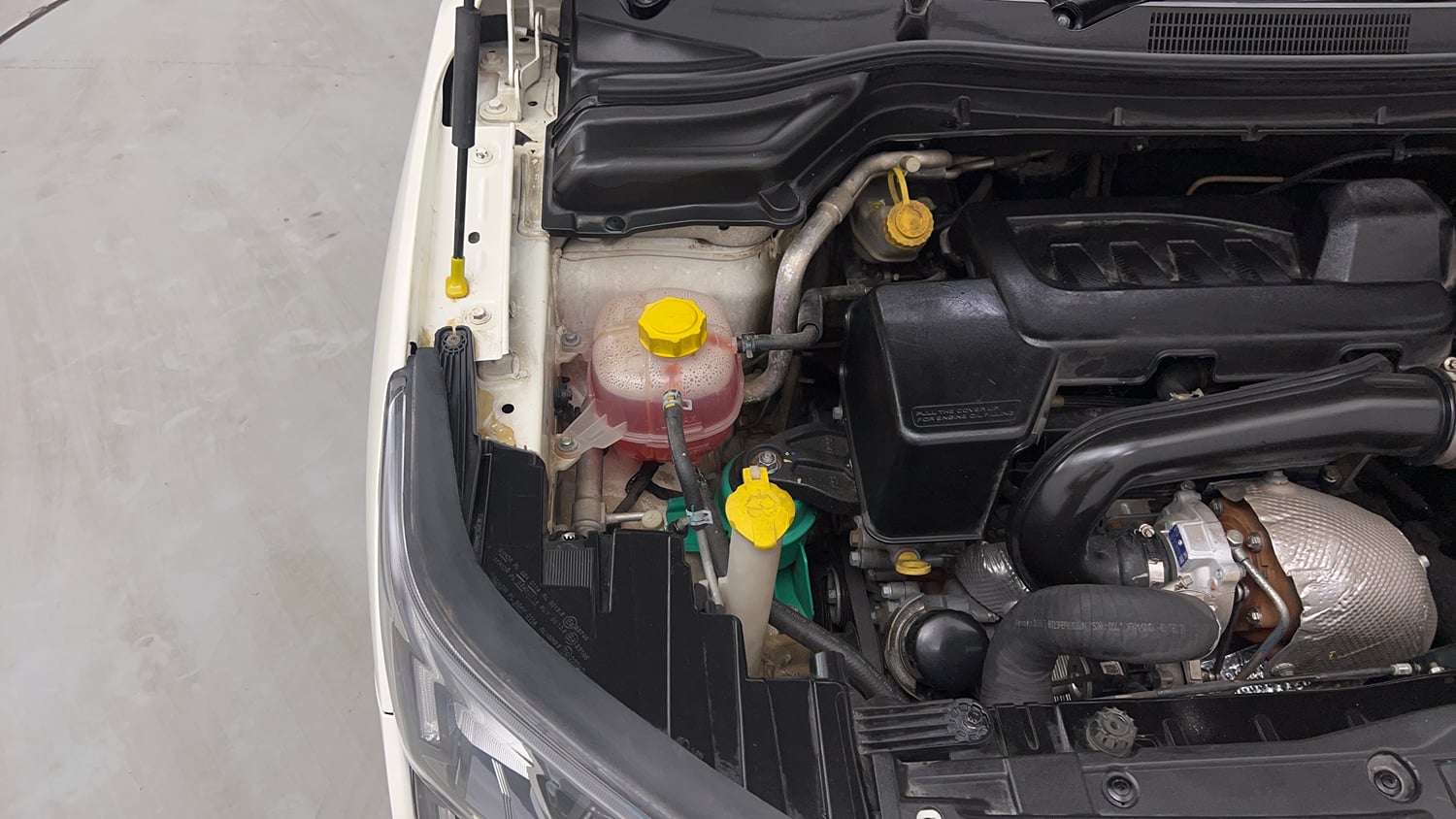 Used 2019 Mahindra XUV 300 1.5 W8 (O) Diesel Manual engine ENGINE RIGHT SIDE VIEW