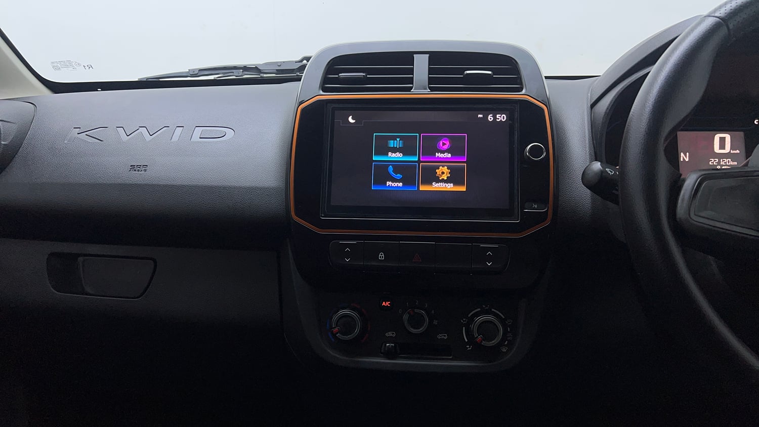 Used 2021 Renault Kwid CLIMBER 1.0 AMT Opt Petrol Automatic interior MUSIC SYSTEM & AC CONTROL VIEW