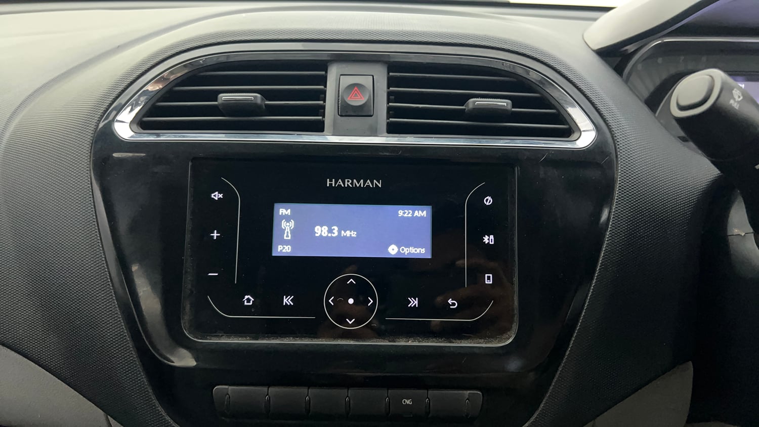 Used 2024 Tata Tiago XT CNG Cng Manual top_features Integrated (in-dash) music system