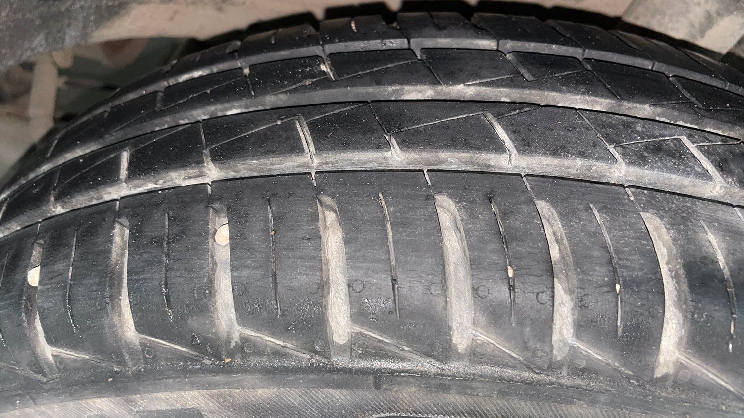 Used 2022 Datsun Redi-GO T(O) 1.0 Petrol Manual tyres LEFT REAR TYRE TREAD VIEW