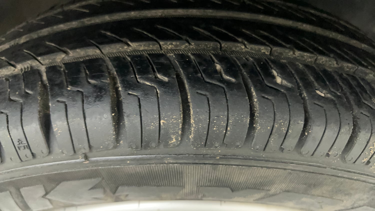 Used 2016 Renault Kwid RXL Petrol Manual tyres RIGHT FRONT TYRE TREAD VIEW