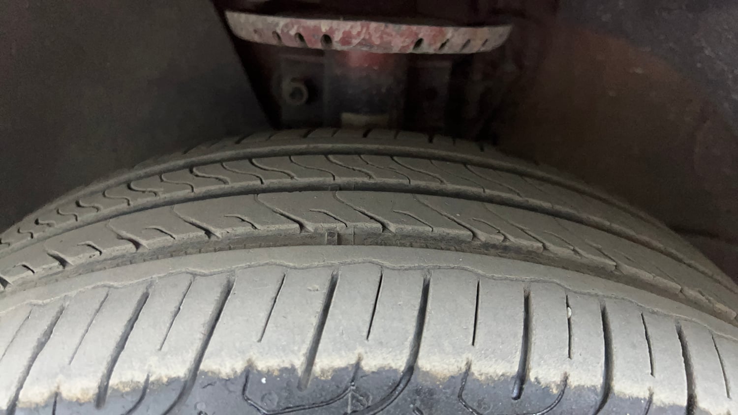 Used 2019 Volkswagen Polo Comfortline 1.0L (P) Petrol Manual tyres LEFT FRONT TYRE TREAD VIEW