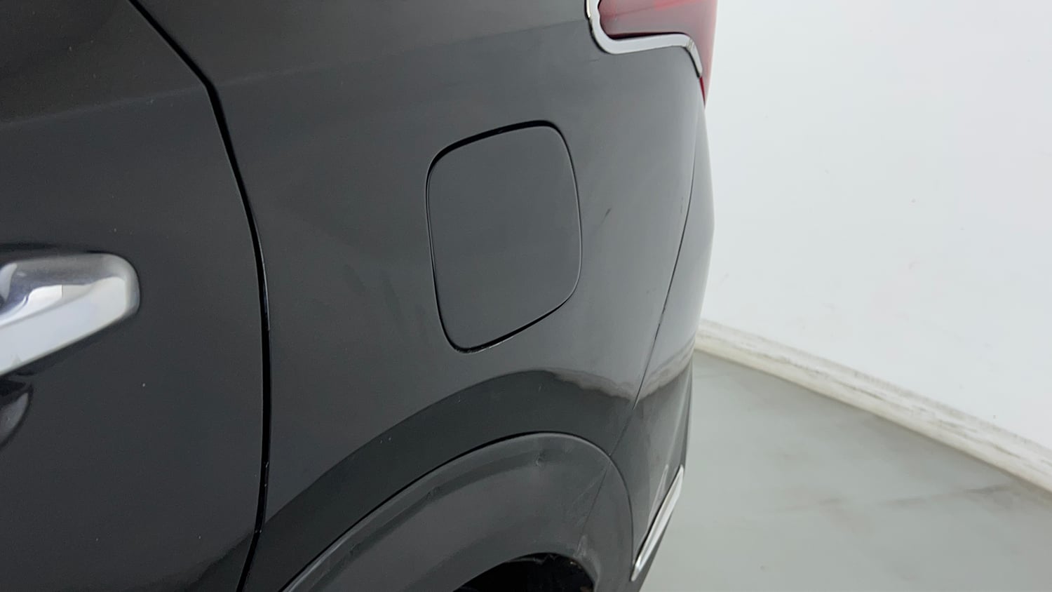 Used 2022 Kia Carens Luxury Plus 1.4 Petrol DCT 7 STR Petrol Automatic dents MINOR SCRATCH