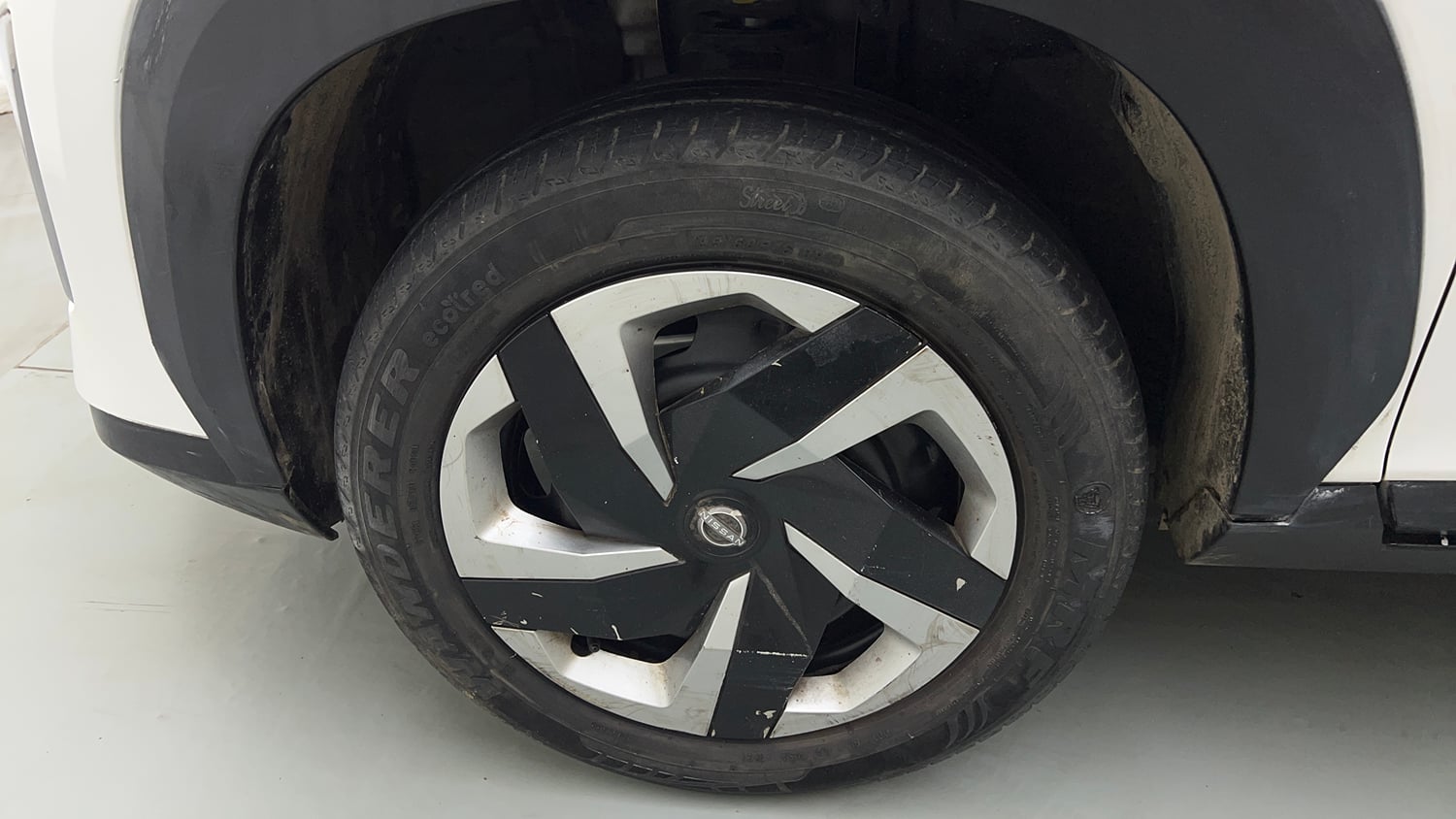 Used 2021 Nissan Magnite XE Petrol Manual tyres LEFT FRONT TYRE RIM VIEW