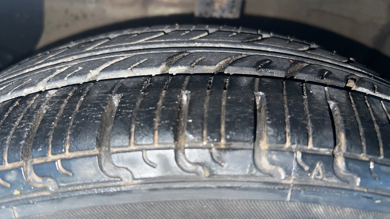 Used 2015 Hyundai Grand i10 Magna 1.2 Kappa VTVT Petrol Manual tyres LEFT FRONT TYRE TREAD VIEW