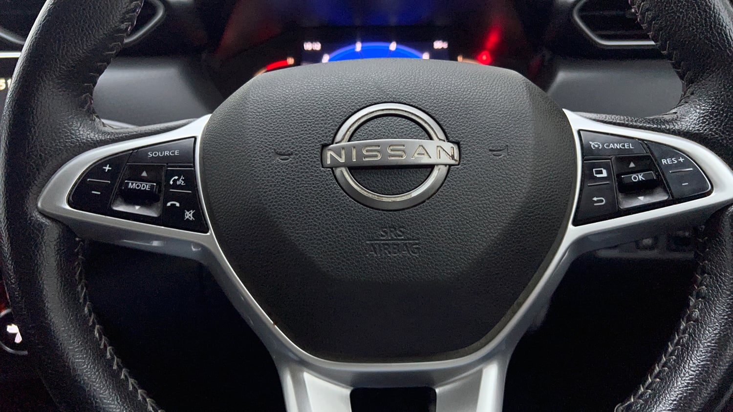 Used 2022 Nissan Magnite XV Premium Turbo CVT Petrol Automatic top_features Airbags