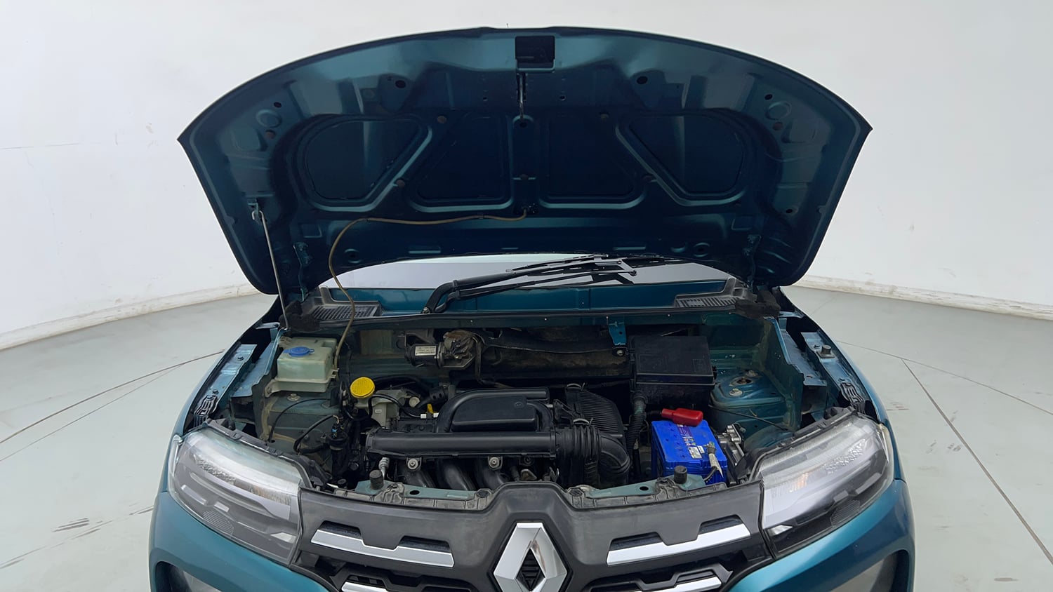Used 2021 Renault Kwid RXT 1.0 AMT Opt Petrol Automatic engine ENGINE & BONNET OPEN FRONT VIEW