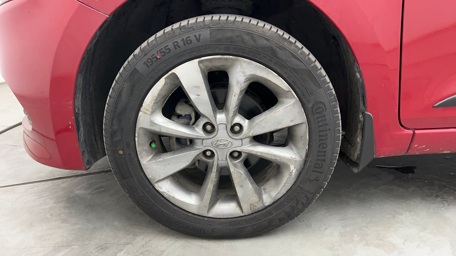 Used 2017 Hyundai Elite i20 Asta 1.4 CRDI (O) Diesel Manual tyres LEFT FRONT TYRE RIM VIEW