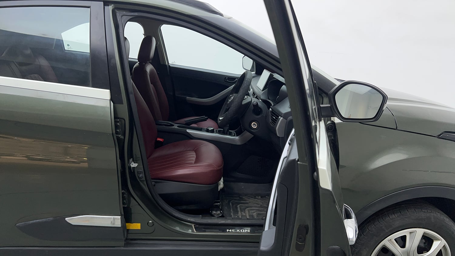 Used 2022 Tata Nexon XM (S) Petrol Manual interior RIGHT SIDE FRONT DOOR CABIN VIEW
