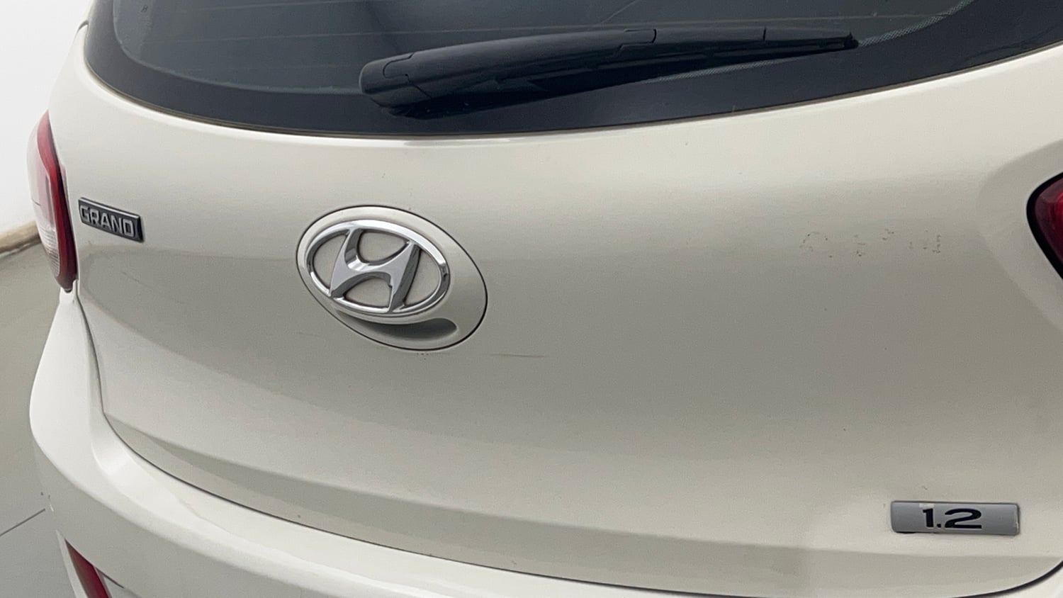 Used 2014 Hyundai Grand i10 Asta 1.2 Kappa VTVT (O) Petrol Manual dents MINOR SCRATCH
