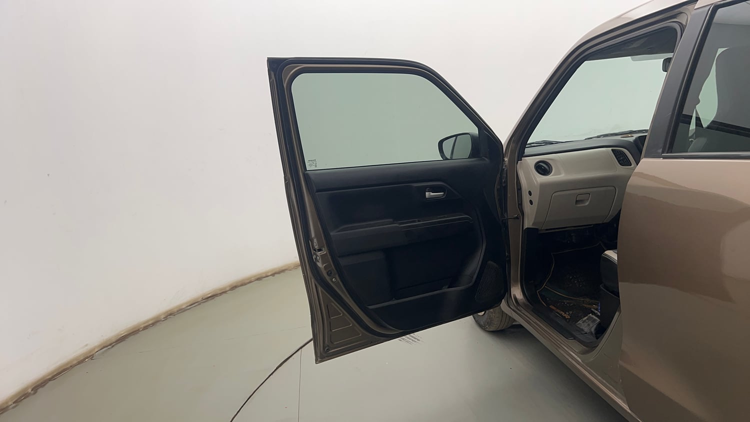 Used 2022 Maruti Suzuki Wagon R VXi (O) 1.2 Petrol Manual interior LEFT FRONT DOOR OPEN VIEW