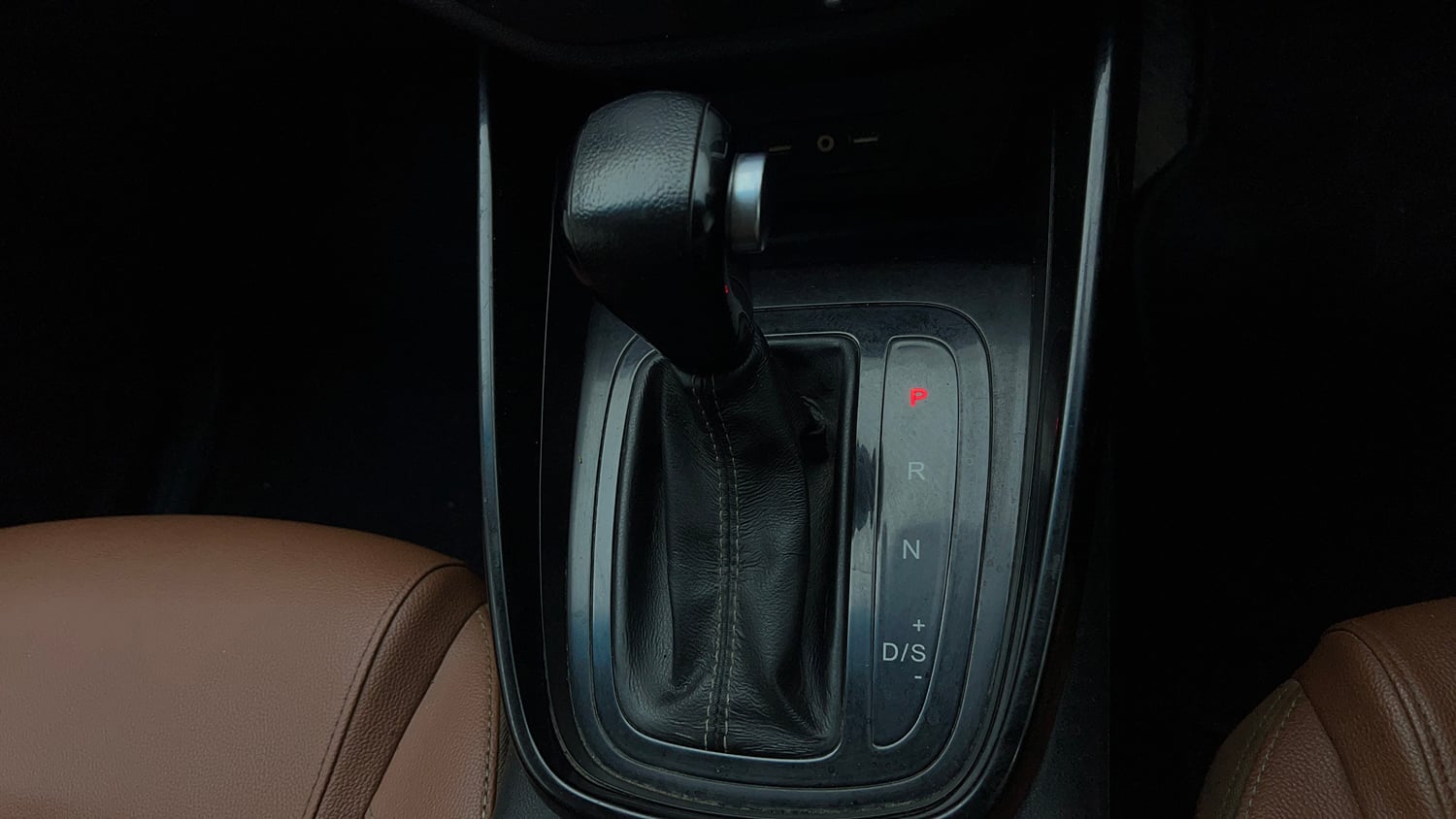 Used 2020 MG Motors Hector Plus Sharp 1.5 DCT Petrol Petrol Automatic interior GEAR  KNOB VIEW