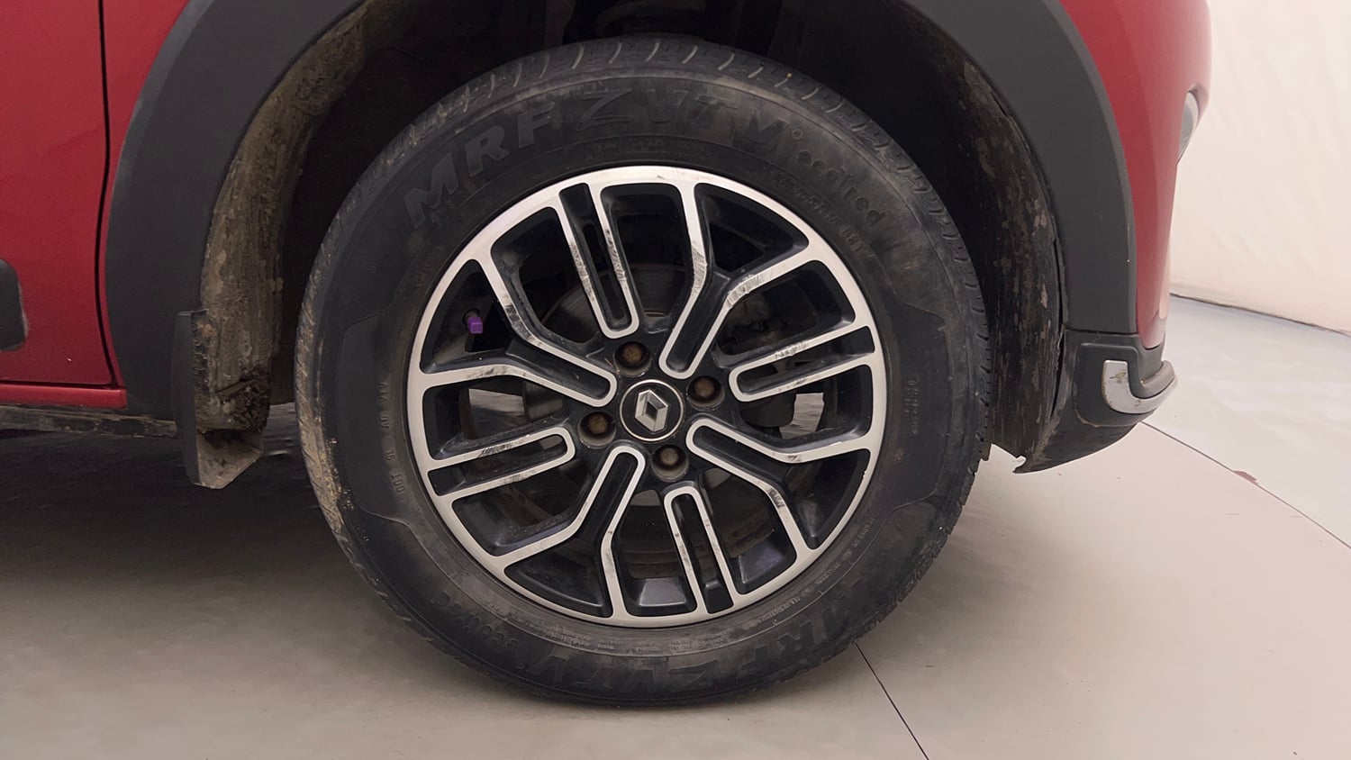 Used 2021 Renault Triber RXZ Petrol Manual tyres RIGHT FRONT TYRE RIM VIEW