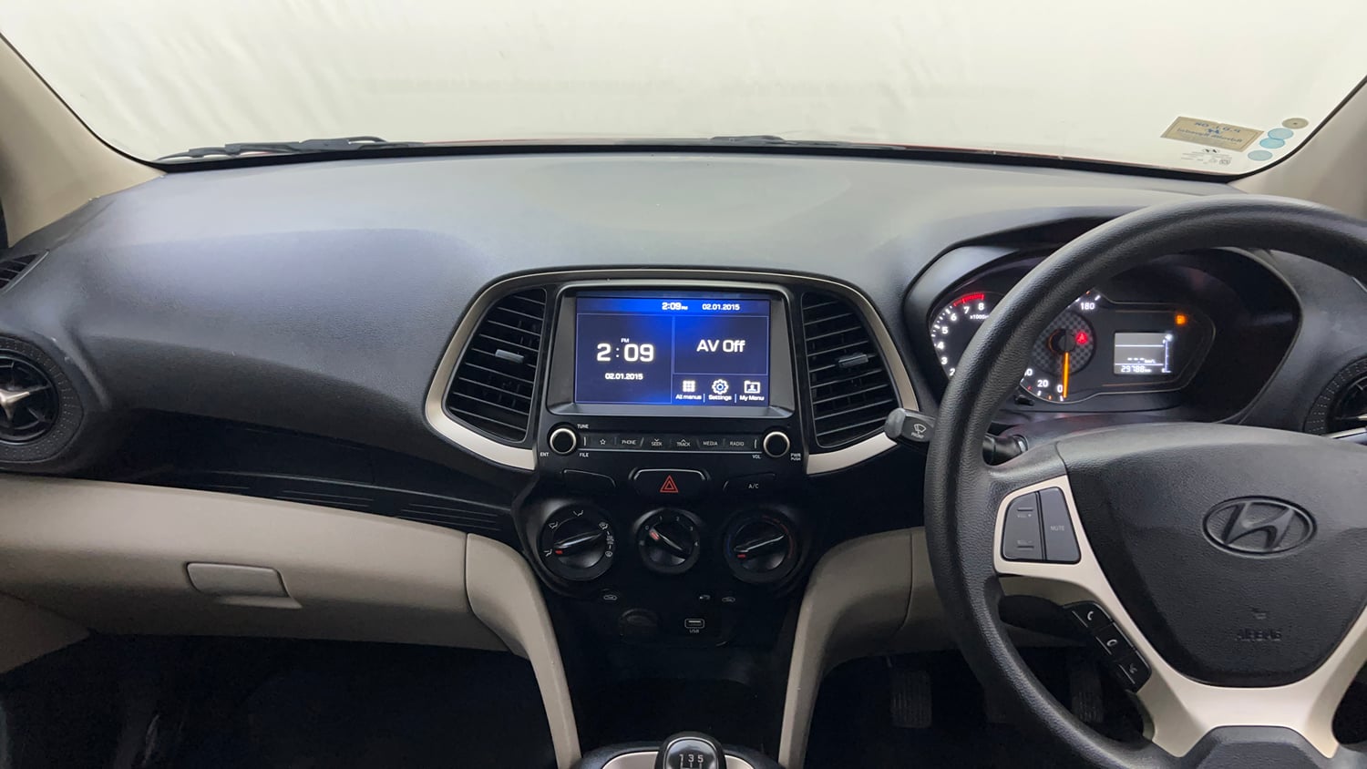Used 2021 Hyundai Santro Sportz Petrol Manual interior MUSIC SYSTEM & AC CONTROL VIEW