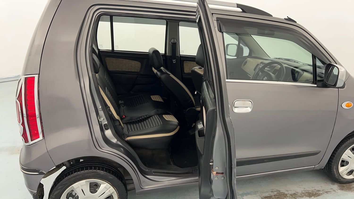 Used 2019 Maruti Suzuki Wagon R 1.0 VXI AMT Petrol Automatic interior RIGHT SIDE REAR DOOR CABIN VIEW
