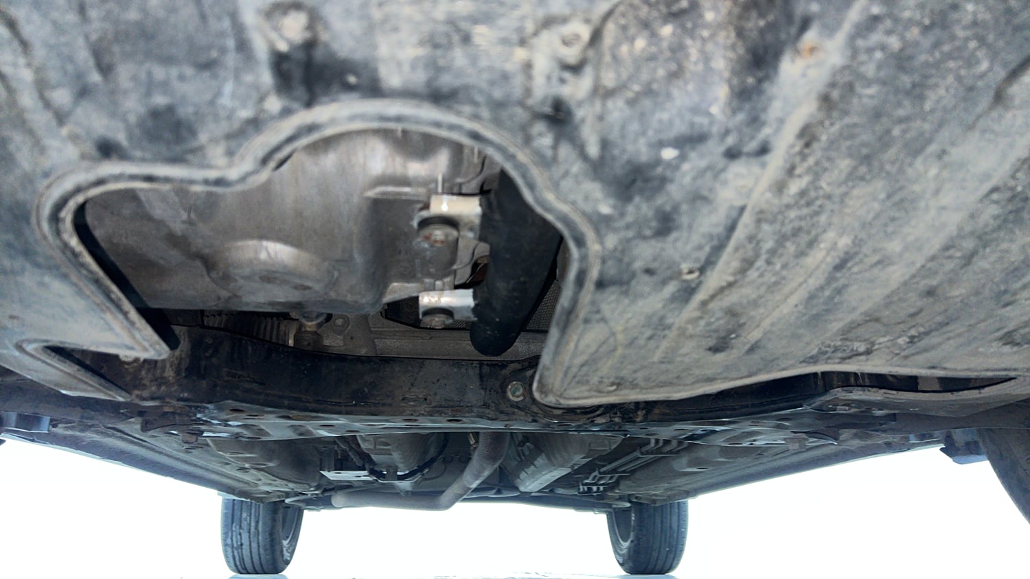 Used 2022 Kia Sonet HTX 1.5 AT Diesel Automatic extra FRONT LEFT UNDERBODY VIEW