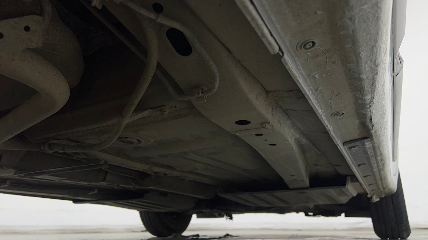 Used 2021 Maruti Suzuki Swift VXi AMT Petrol Automatic extra REAR RIGHT UNDERBODY VIEW