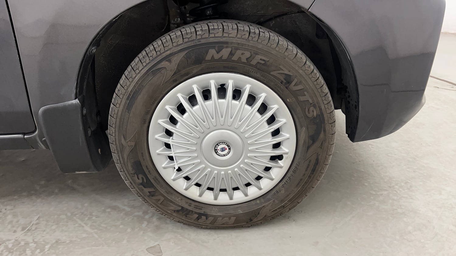 Used 2020 Maruti Suzuki Alto 800 Vxi Plus Petrol Manual tyres RIGHT FRONT TYRE RIM VIEW