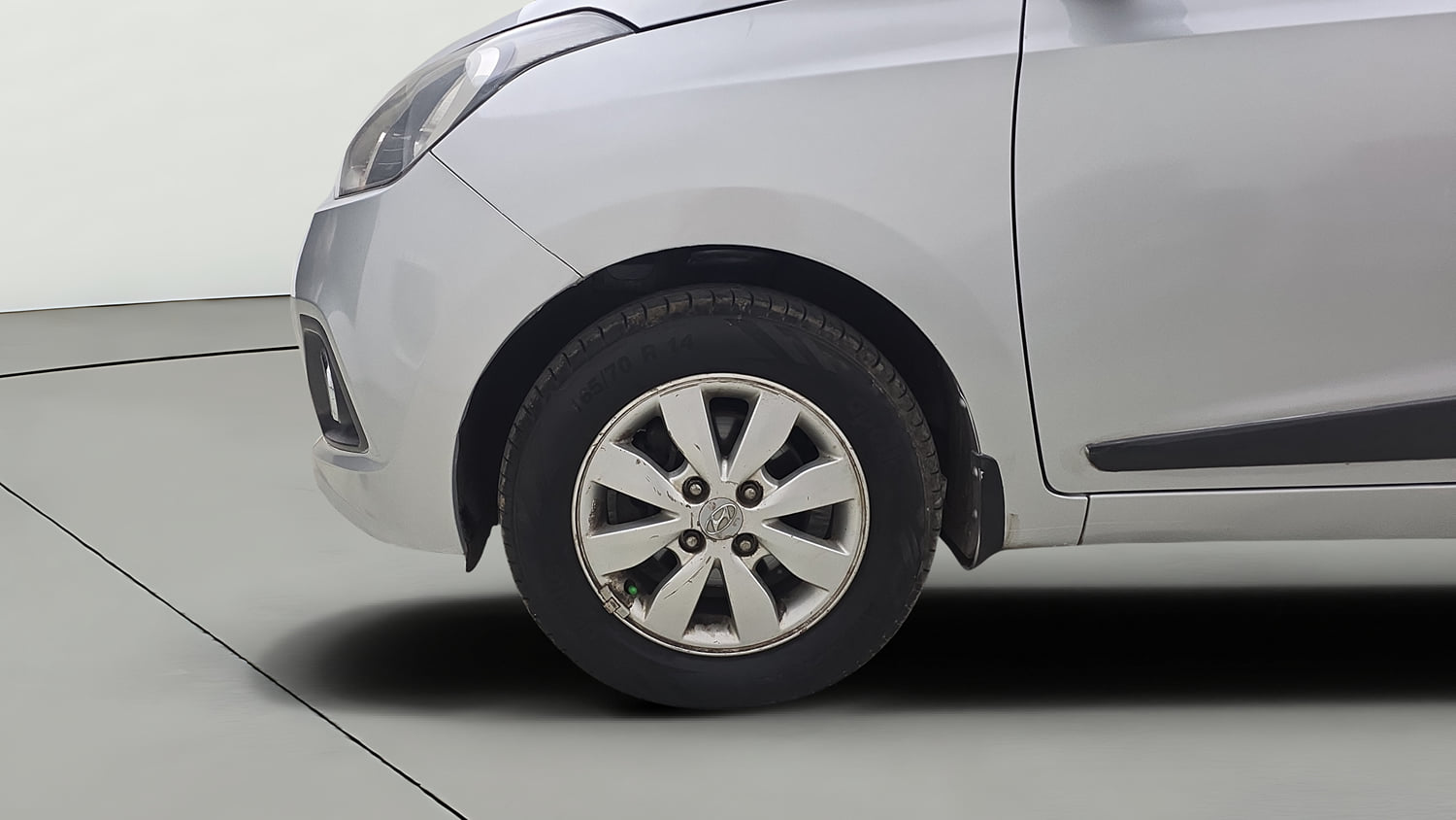 Used 2014 Hyundai Xcent S 1.2 (O) Petrol Manual tyres LEFT FRONT TYRE RIM VIEW