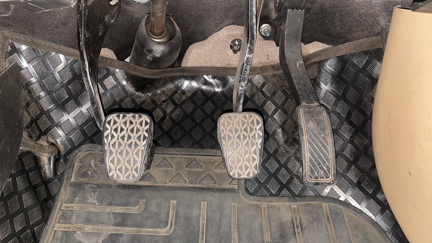 Used 2016 Ford Figo Aspire Titanium 1.2 Ti-VCT Petrol Manual interior PEDALS VIEW