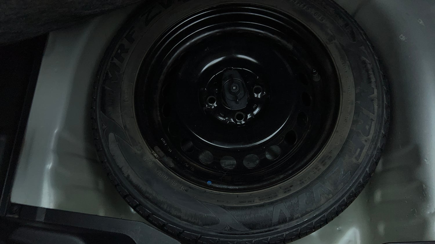 Used 2018 Maruti Suzuki Baleno Delta 1.2 AT Petrol Automatic tyres SPARE TYRE VIEW