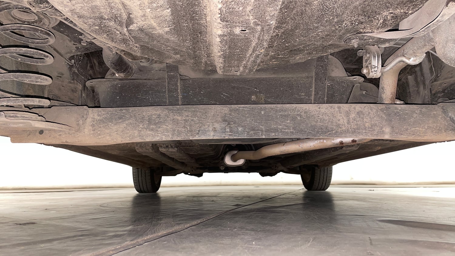 Used 2015 Hyundai Grand i10 Asta AT 1.2 Kappa VTVT Petrol Automatic extra REAR UNDERBODY VIEW (TAKEN FROM REAR)