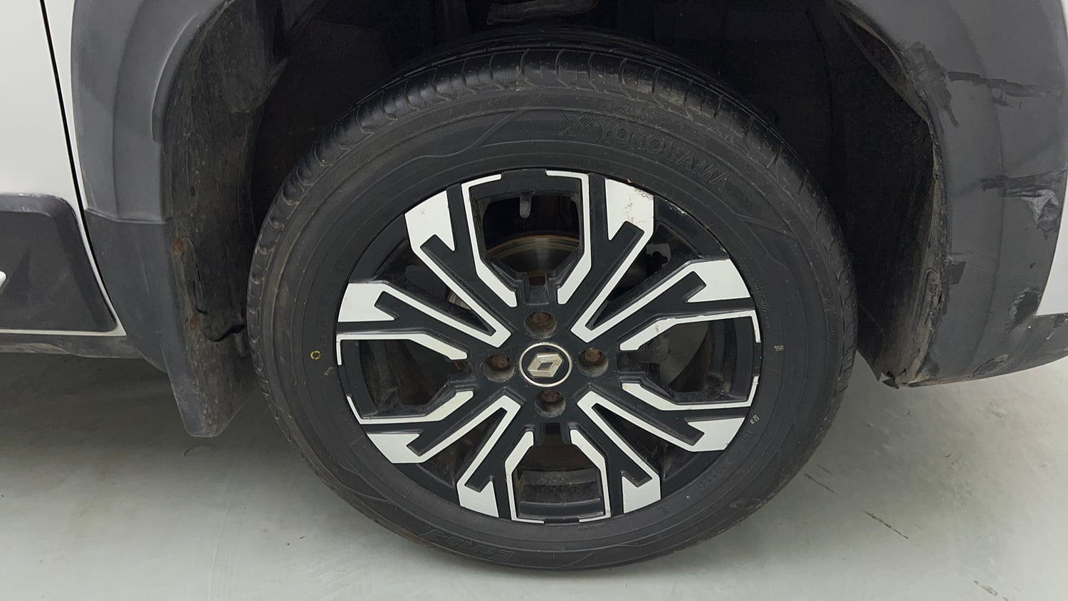 Used 2021 Renault Kiger RXZ MT Petrol Manual tyres RIGHT FRONT TYRE RIM VIEW